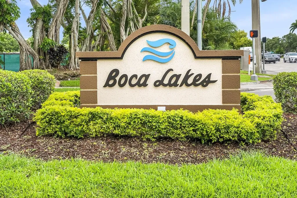 8900 Warwick Drive Boca Raton FL 33433