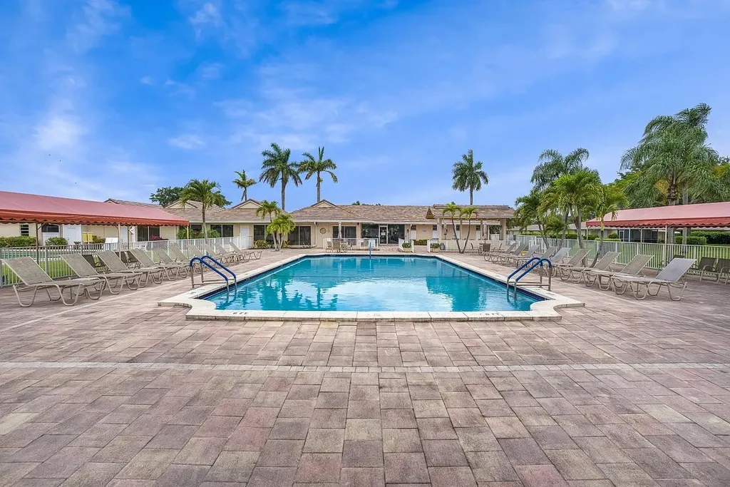 8900 Warwick Drive Boca Raton FL 33433