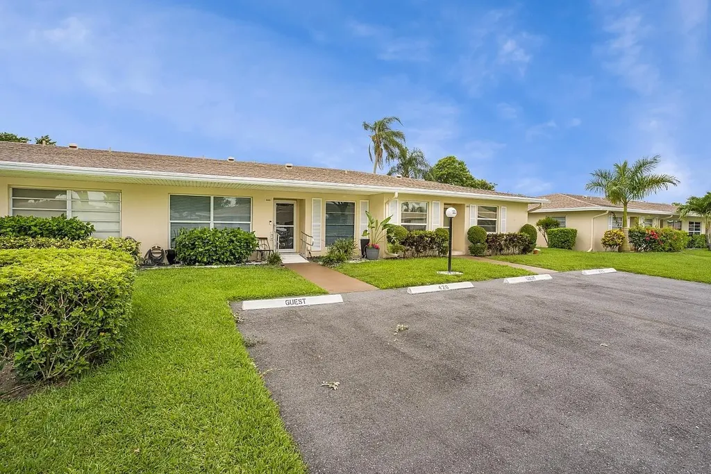 8900 Warwick Drive Boca Raton FL 33433