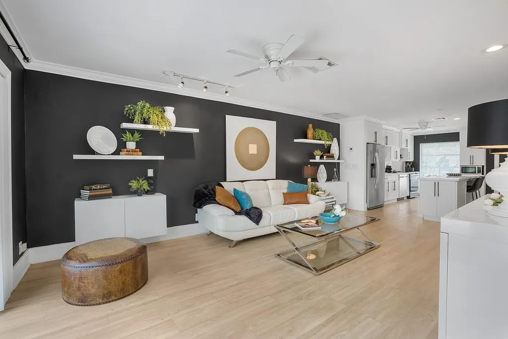 8900 Warwick Drive Boca Raton FL 33433