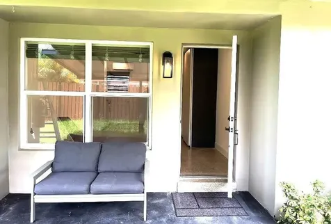 975 NE 40th Street Oakland Park FL 33334