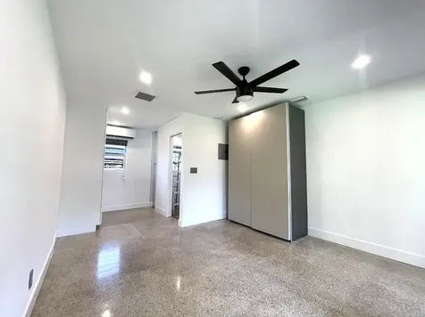 975 NE 40th Street Oakland Park FL 33334