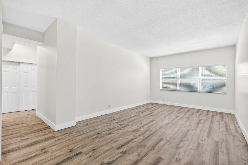 2555 NE 11th Street Fort Lauderdale FL 33304
