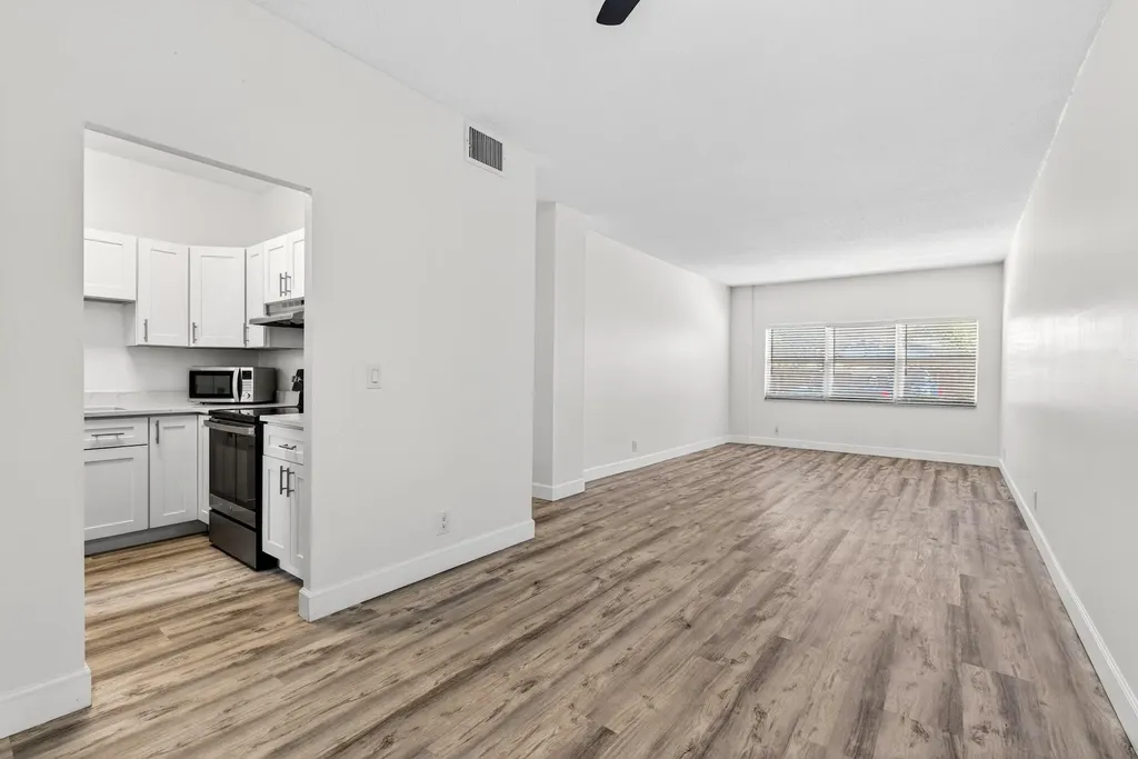 2555 NE 11th Street Fort Lauderdale FL 33304