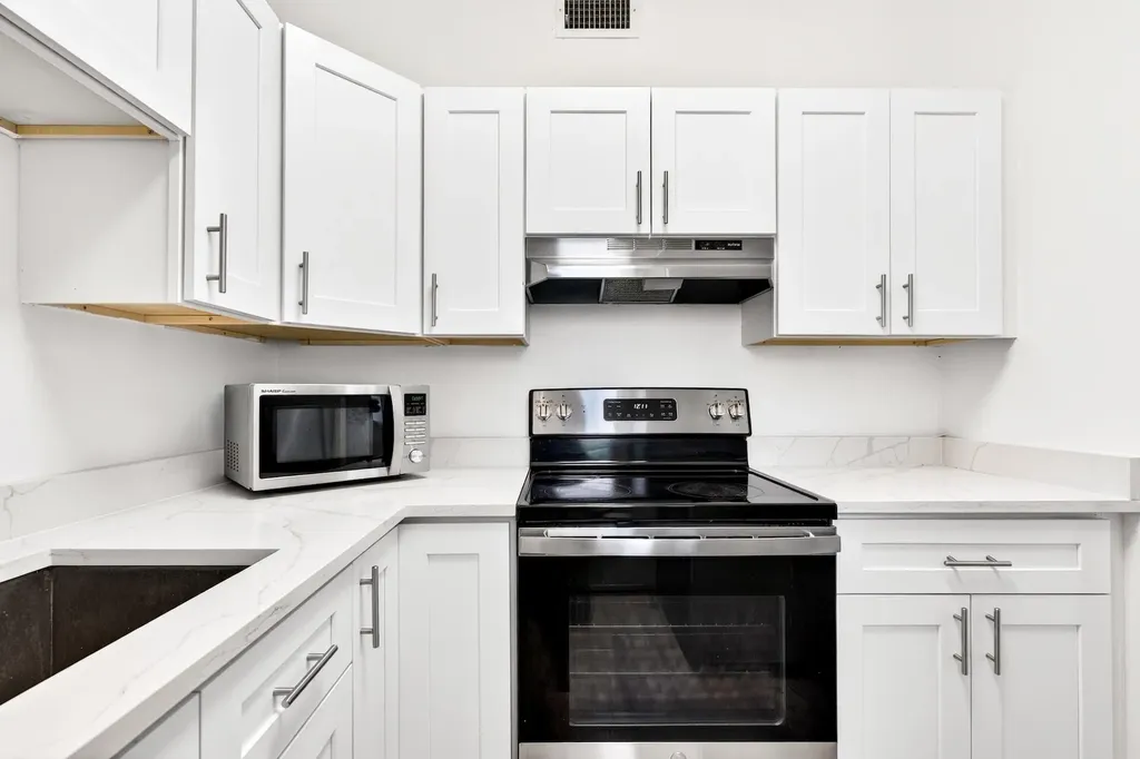2555 NE 11th Street Fort Lauderdale FL 33304