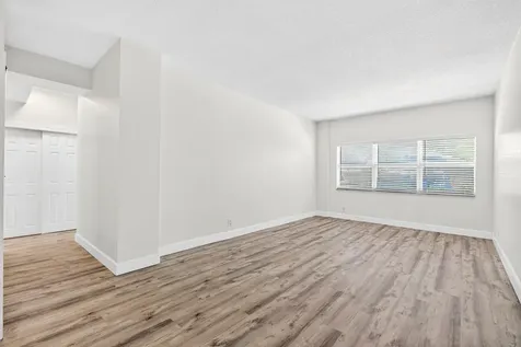 2555 NE 11th Street Fort Lauderdale FL 33304