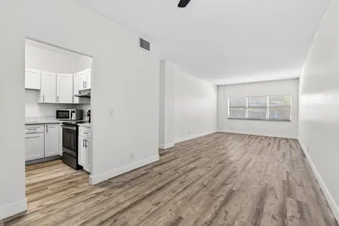 2555 NE 11th Street Fort Lauderdale FL 33304