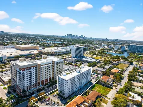 2555 NE 11th Street Fort Lauderdale FL 33304