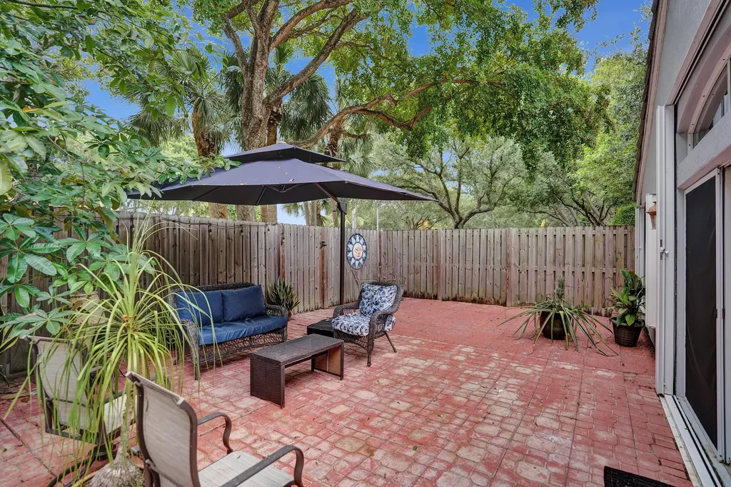 6898 Silverado Terrace Lake Worth FL 33463