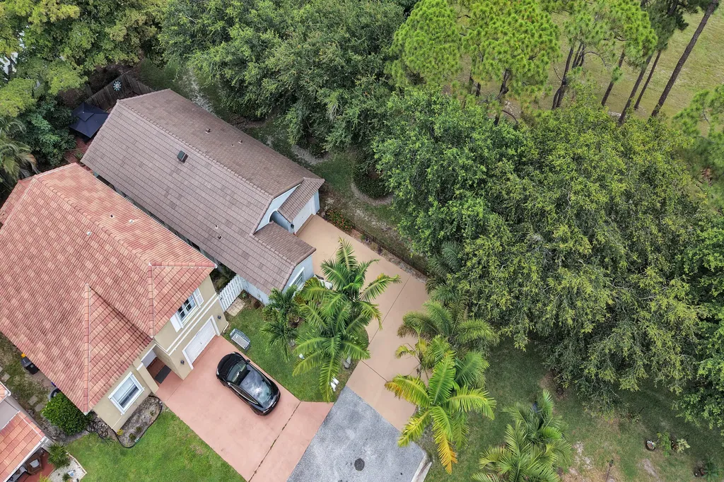 6898 Silverado Terrace Lake Worth FL 33463