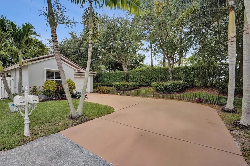 6898 Silverado Terrace Lake Worth FL 33463