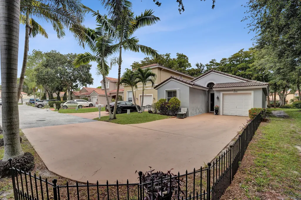 6898 Silverado Terrace Lake Worth FL 33463