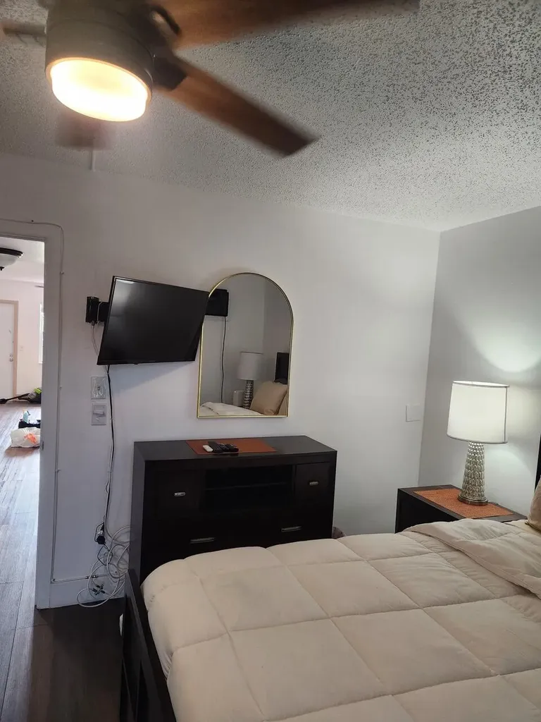 102 E Westbury Deerfield Beach FL 33442