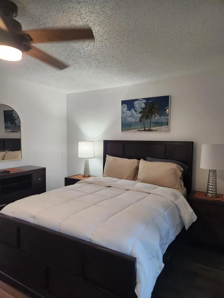 102 E Westbury Deerfield Beach FL 33442