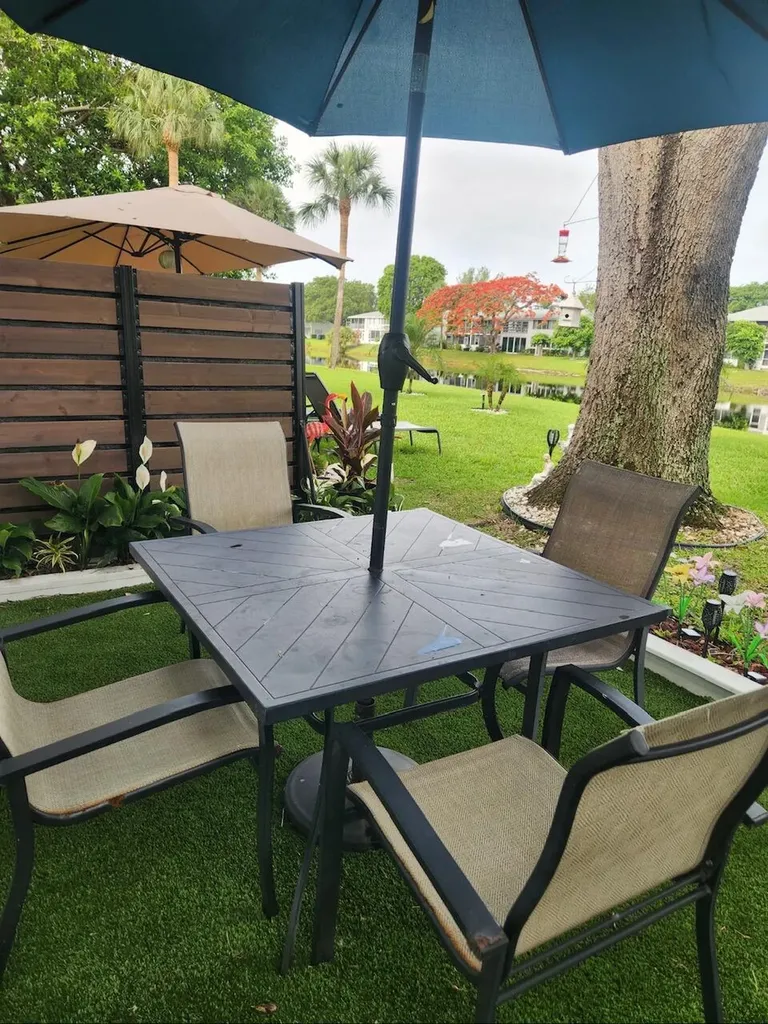 102 E Westbury Deerfield Beach FL 33442