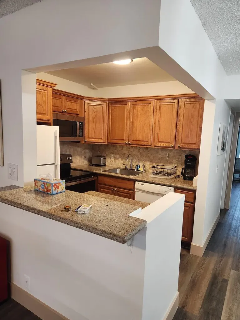 102 E Westbury Deerfield Beach FL 33442