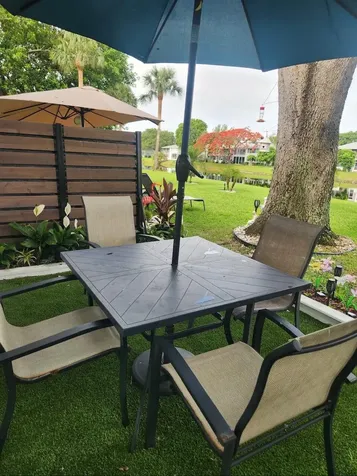 102 E Westbury Deerfield Beach FL 33442