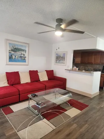 102 E Westbury Deerfield Beach FL 33442