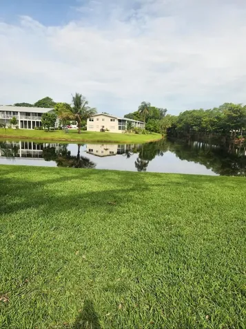 102 E Westbury Deerfield Beach FL 33442