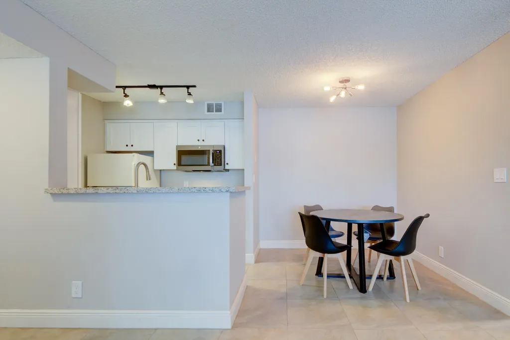 2900 S University Drive Davie FL 33328