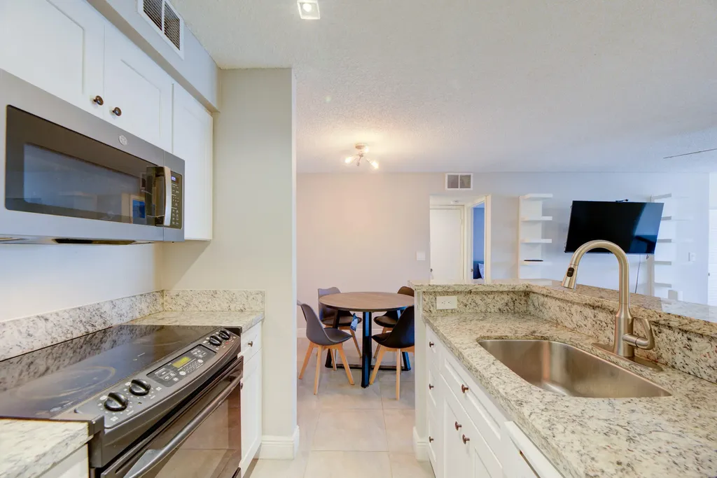 2900 S University Drive Davie FL 33328
