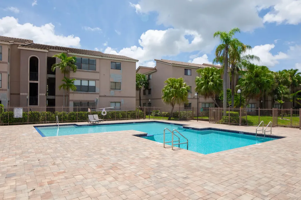 2900 S University Drive Davie FL 33328