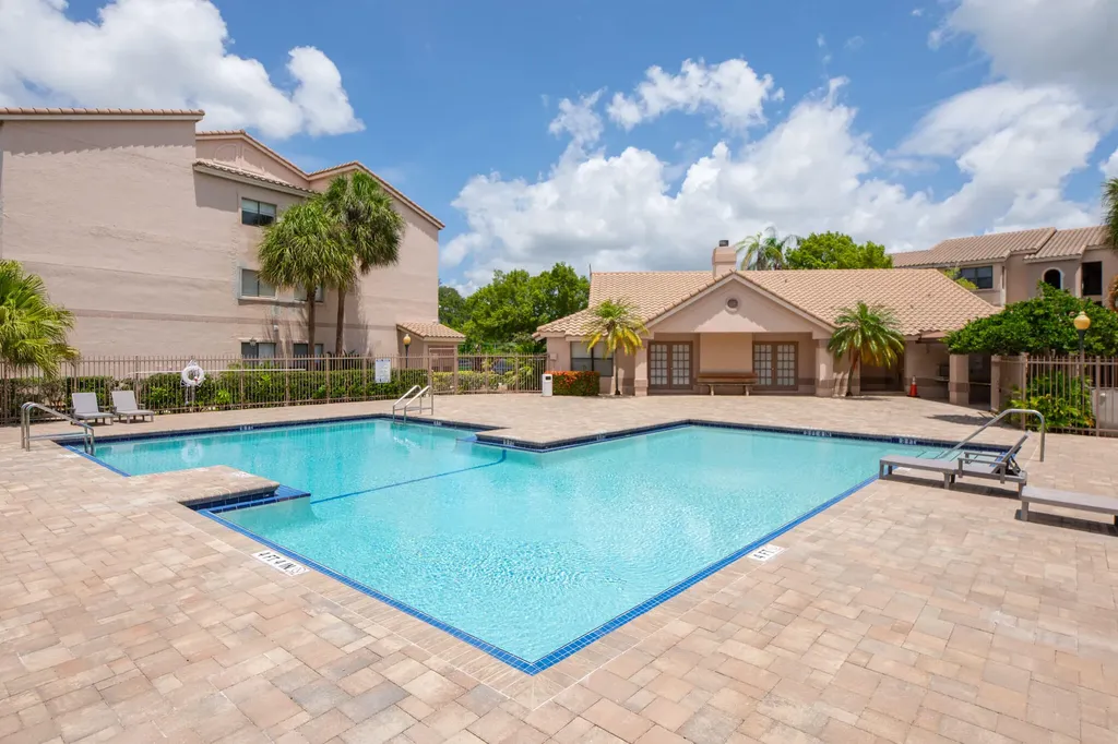2900 S University Drive Davie FL 33328