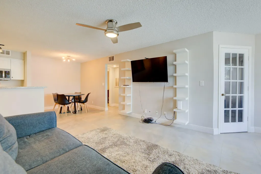 2900 S University Drive Davie FL 33328