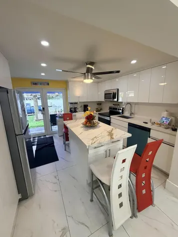 6645 Sheridan Street Hollywood FL 33024