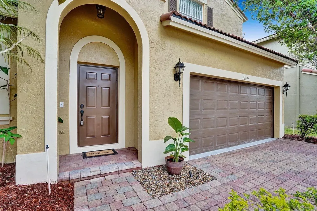 12645 NW 8th Court Coral Springs FL 33071