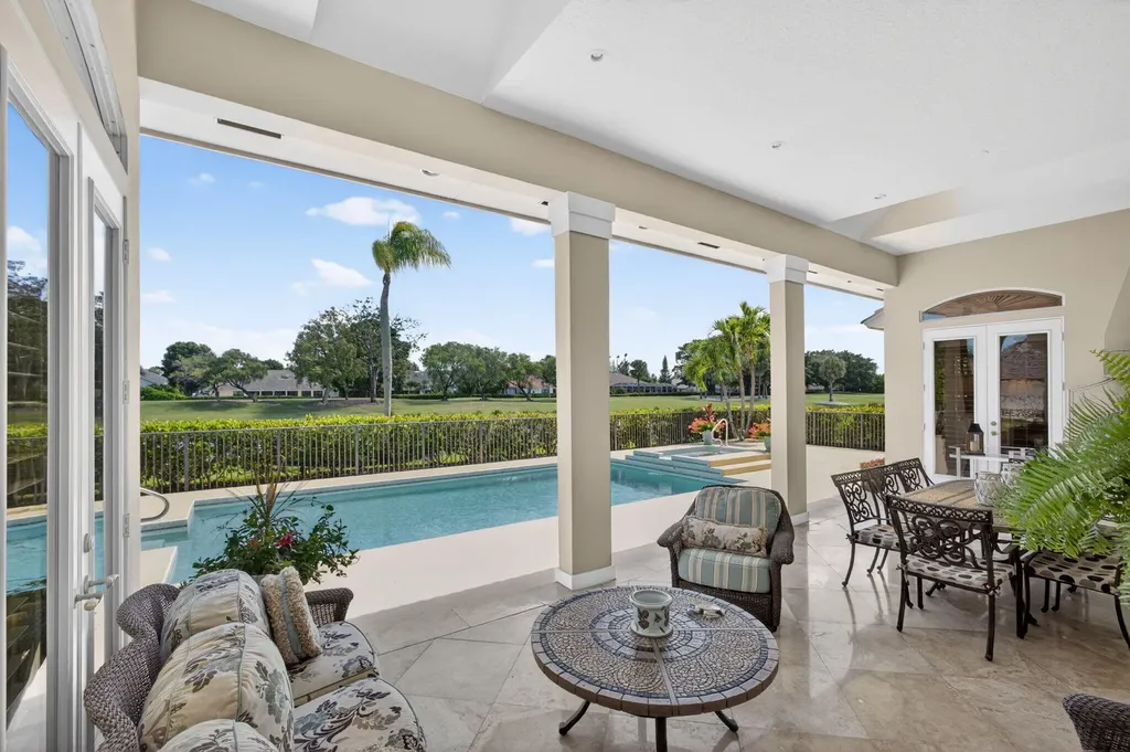 83 Sandbourne Lane Palm Beach Gardens FL 33418