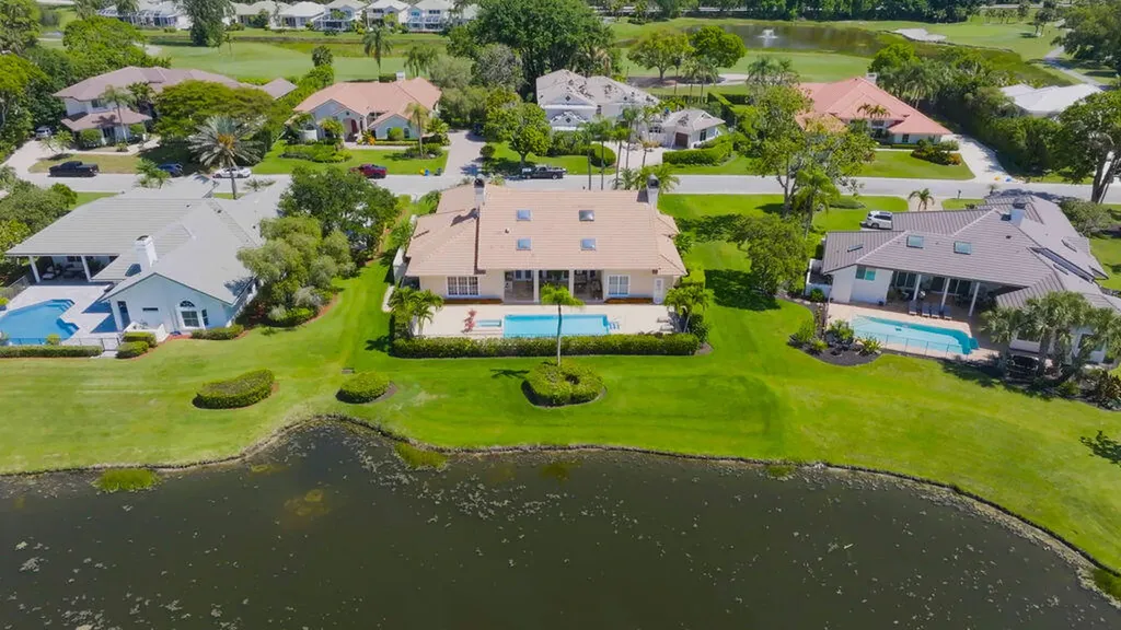 83 Sandbourne Lane Palm Beach Gardens FL 33418