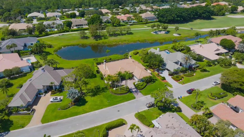 83 Sandbourne Lane Palm Beach Gardens FL 33418