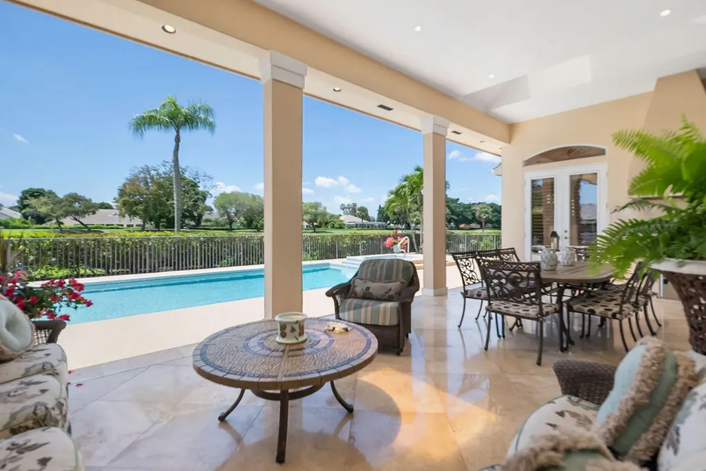 83 Sandbourne Lane Palm Beach Gardens FL 33418