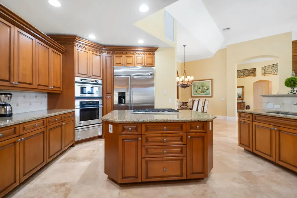 83 Sandbourne Lane Palm Beach Gardens FL 33418