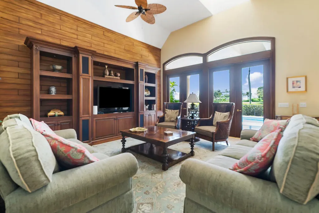 83 Sandbourne Lane Palm Beach Gardens FL 33418