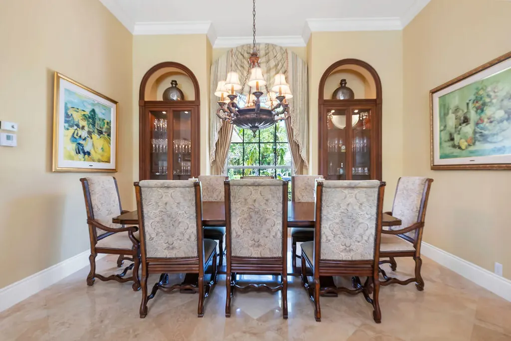83 Sandbourne Lane Palm Beach Gardens FL 33418