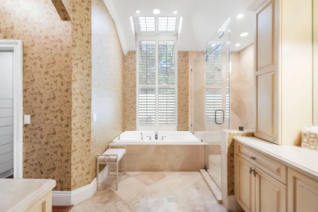 83 Sandbourne Lane Palm Beach Gardens FL 33418