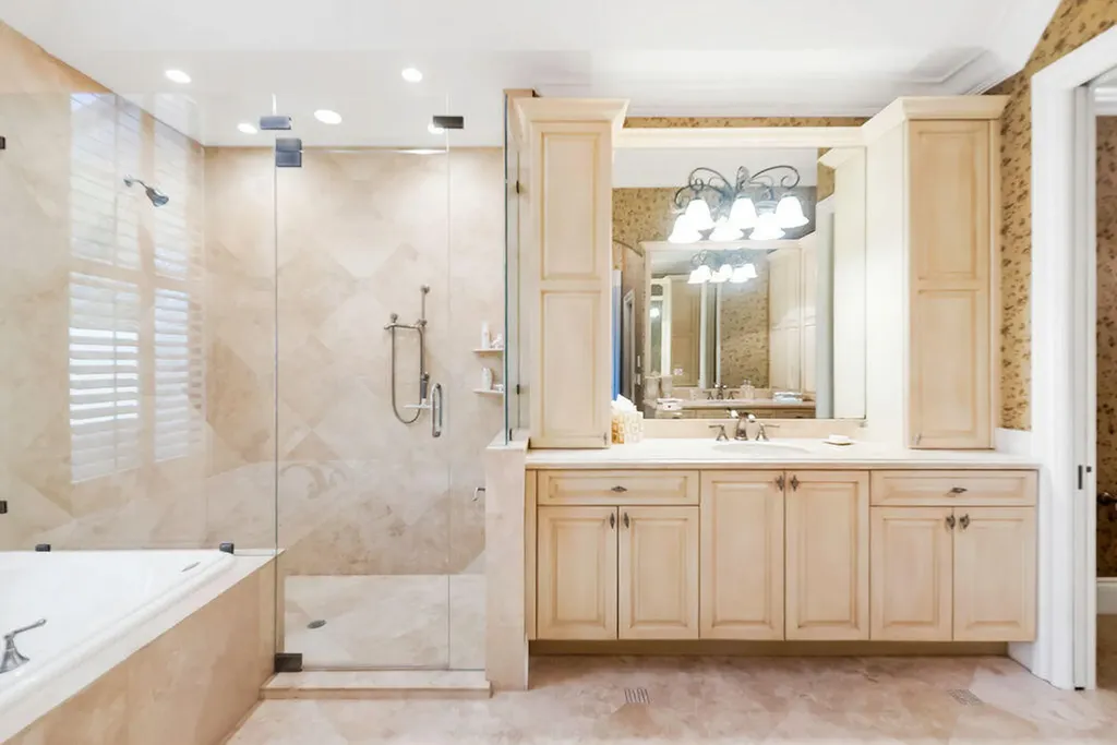 83 Sandbourne Lane Palm Beach Gardens FL 33418