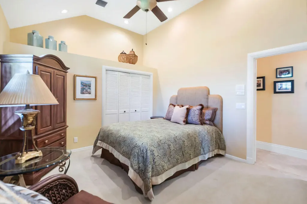 83 Sandbourne Lane Palm Beach Gardens FL 33418