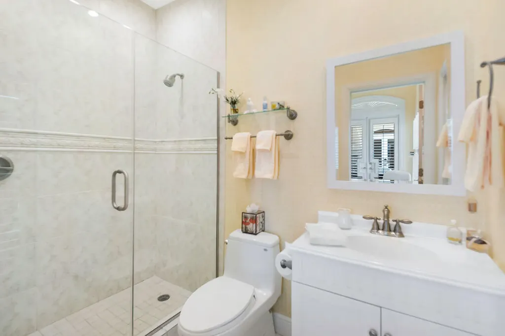 83 Sandbourne Lane Palm Beach Gardens FL 33418