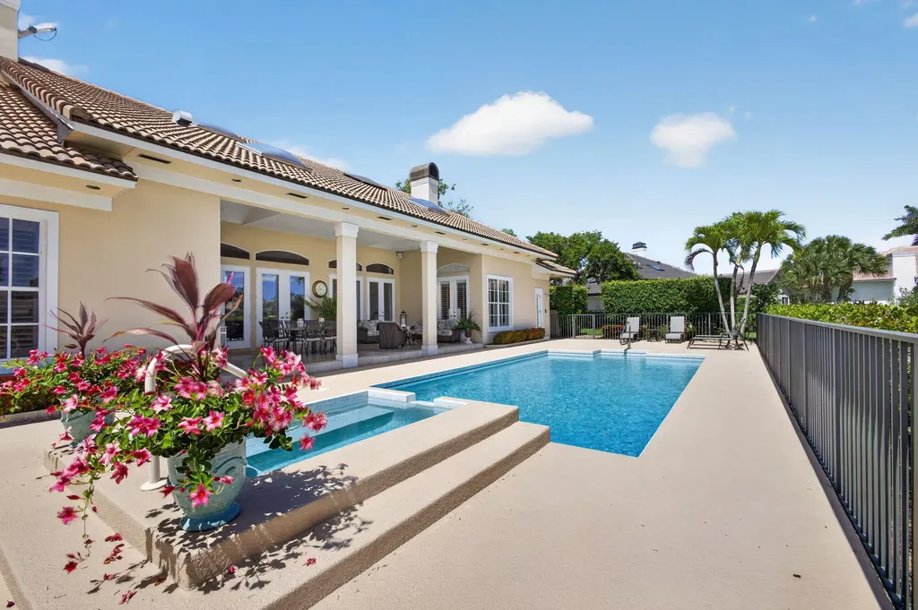 83 Sandbourne Lane Palm Beach Gardens FL 33418