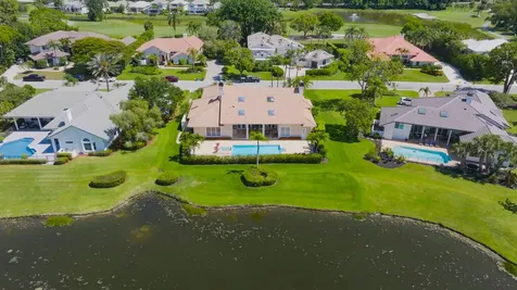 83 Sandbourne Lane Palm Beach Gardens FL 33418