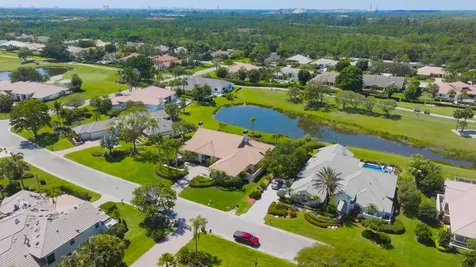 83 Sandbourne Lane Palm Beach Gardens FL 33418