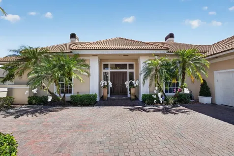 83 Sandbourne Lane Palm Beach Gardens FL 33418