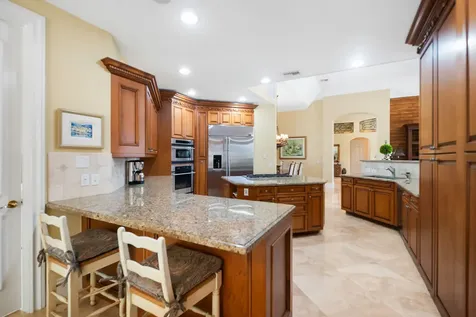 83 Sandbourne Lane Palm Beach Gardens FL 33418
