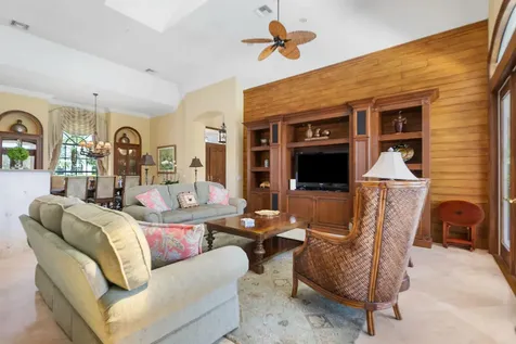 83 Sandbourne Lane Palm Beach Gardens FL 33418