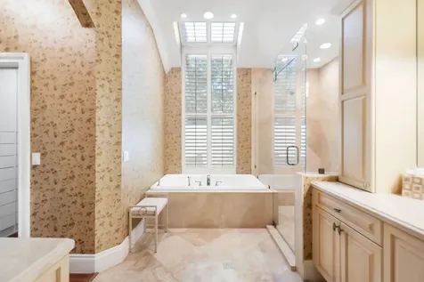 83 Sandbourne Lane Palm Beach Gardens FL 33418