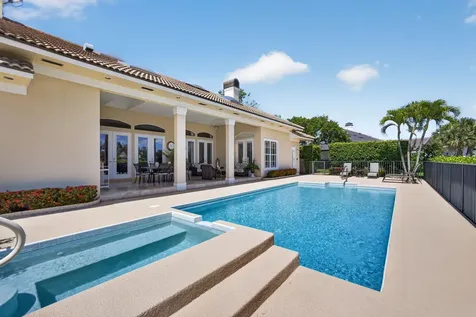 83 Sandbourne Lane Palm Beach Gardens FL 33418
