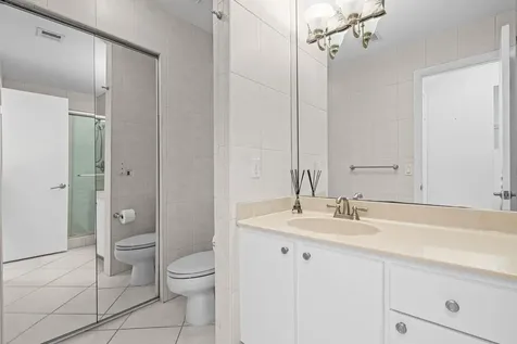 4825 NW 98th Place Doral FL 33178